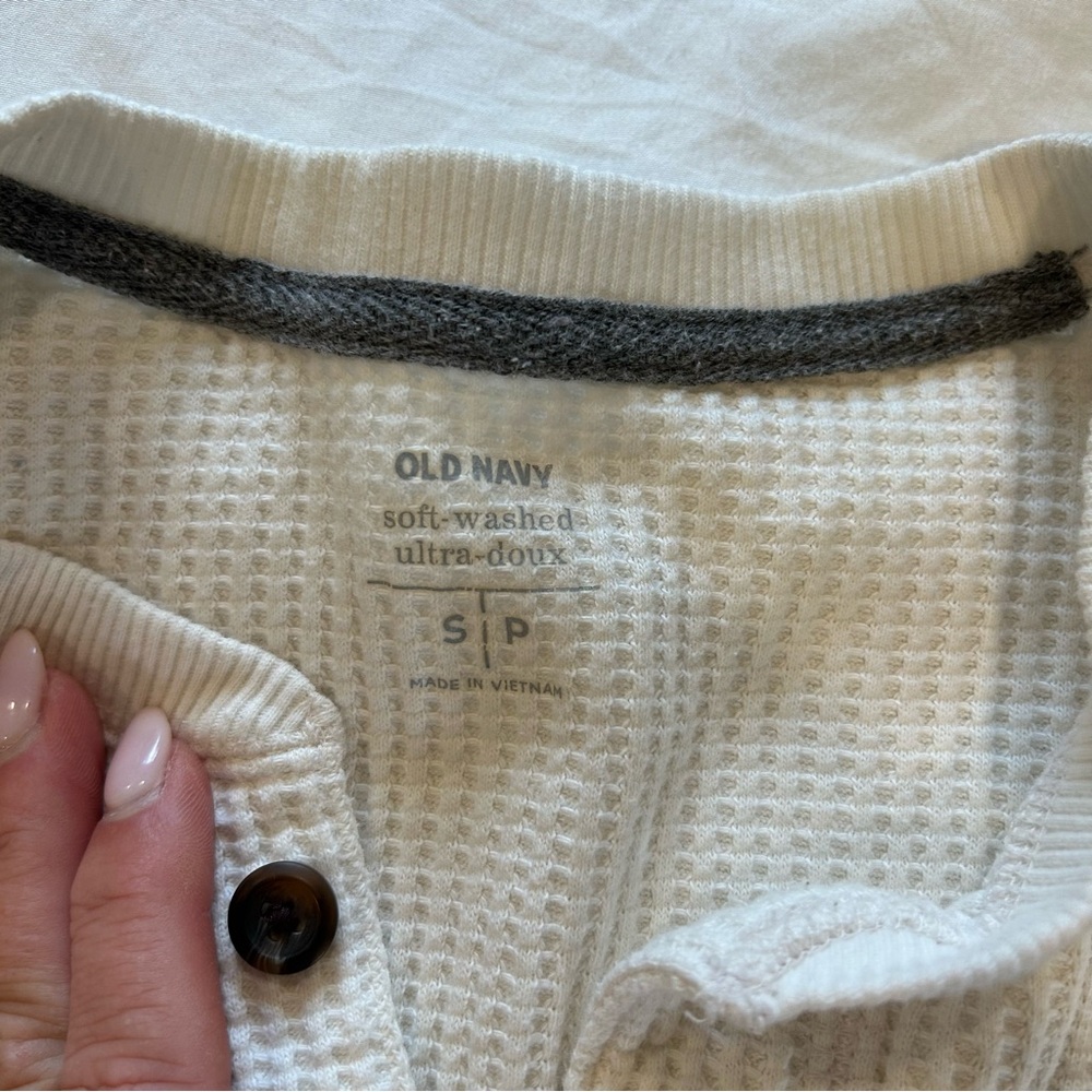 Old Navy waffle Cream Henley Sweater - Picture 3 of 5